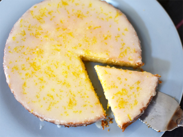 甘くて爽やかデンマークのレモンの月ケーキ シトロンモーネ 北欧のおやつとごはん